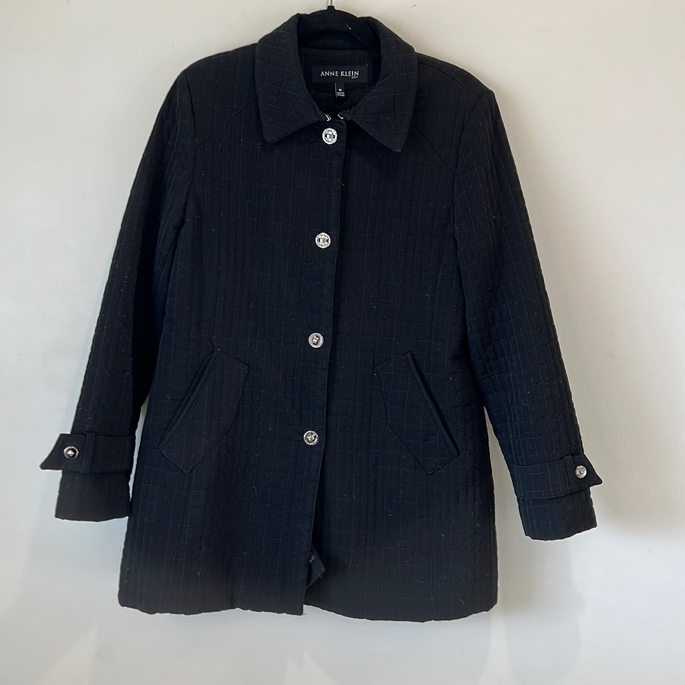 Ann Klein coat size M black quilted mid thigh length with with removable liner